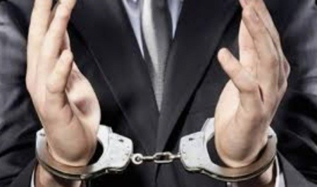 Pastor é preso por pregar que ‘Deus criou apenas dois sexos’