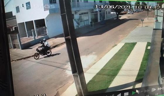 Mediante violência bandidos roubam joia de mulher em Juína