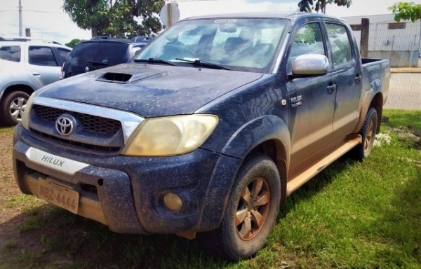 PRF prende casal com Hilux roubada em Colniza