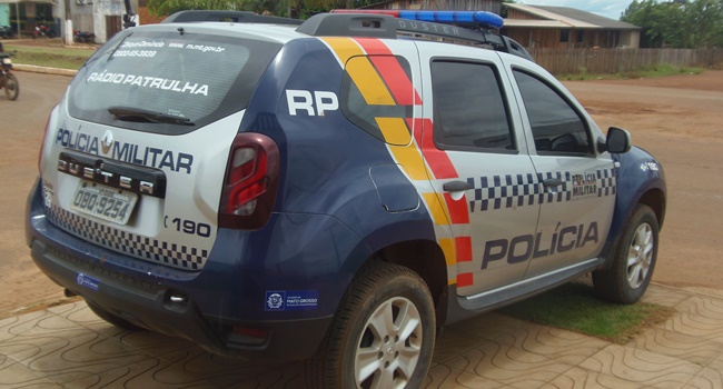 Funcionário de fazenda é morto com tiros no tórax e pescoço ao ameaçar colegas com faca