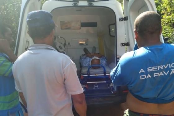 Caminhonete com padre e mais duas pessoas despenca dentro de rio em MT