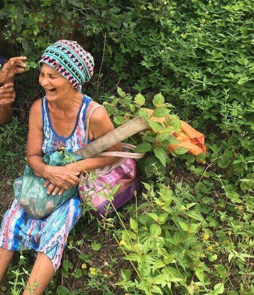 Jovem mata sogra por causa de cartão de banco e esconde corpo no sofá