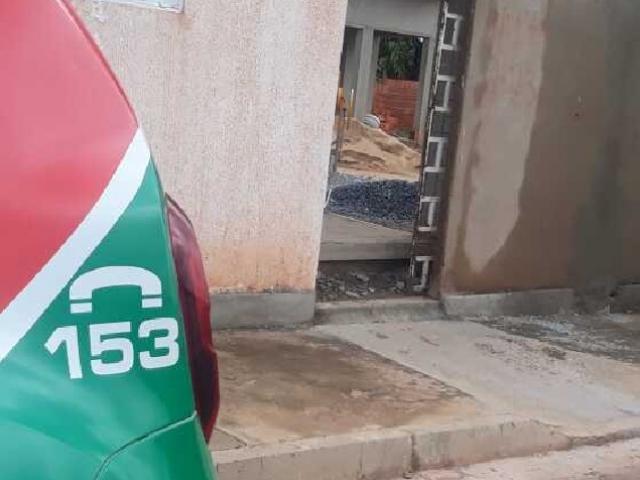 Homem é encontrado morto em cima da cama