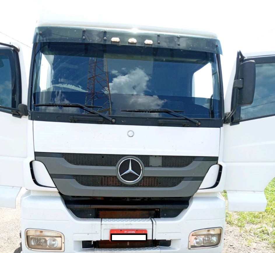 Dois são presos em flagrante por falsa identidade e adulteração de veículo usado para transporte de grãos