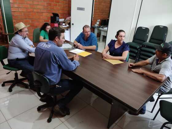 Secretaria de Agricultura, Sindicato Rural e Senar firmam parceria para atender produtores em Juína