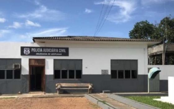 Mulher suspeita de praticar furtos em lojas de Aripuanã é presa pela Polícia Militar; veja vídeo