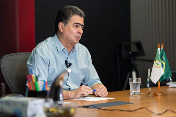 Emanuel fica na prefeitura e encerra discussão sobre disputa ao Governo