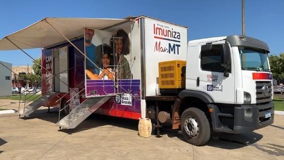 Carreta da vacinação já está atendendo em Juína