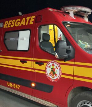 Jovem cai de caminhonete e morre atropelado pelo irmão