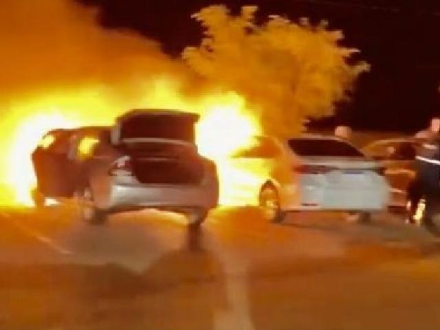 Carros estacionados pegam fogo dentro do aeroporto de Sinop