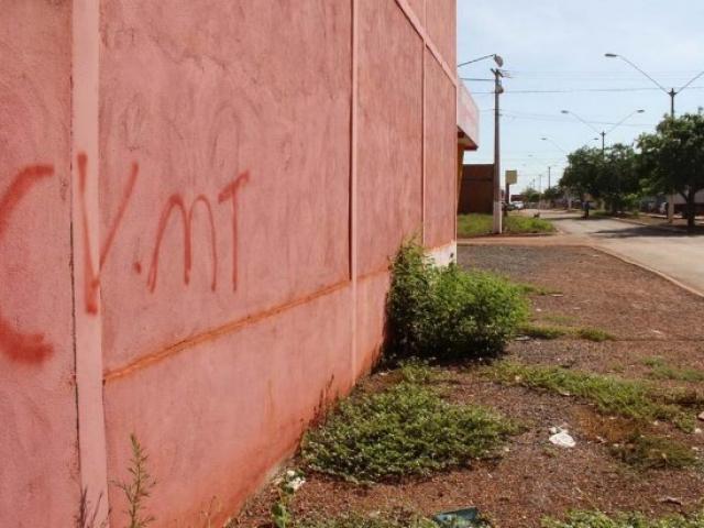 Juiz recebe denúncia contra 6 membros do Comando Vermelho presos por homicídio