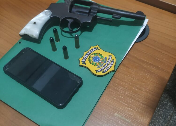 Polícia Rodoviária Federal apreende mais uma arma de fogo após oferecer ajuda na BR-174