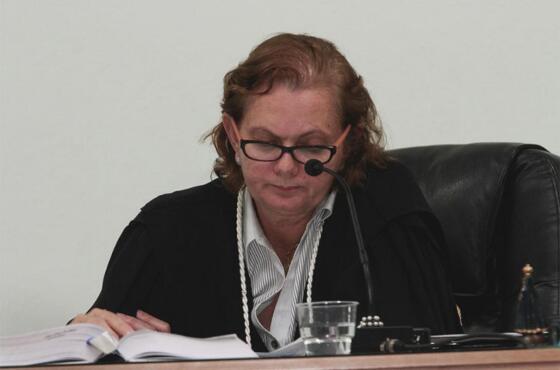 Policial penal que matou marido a tiros e mais 6 vão a júri este mês