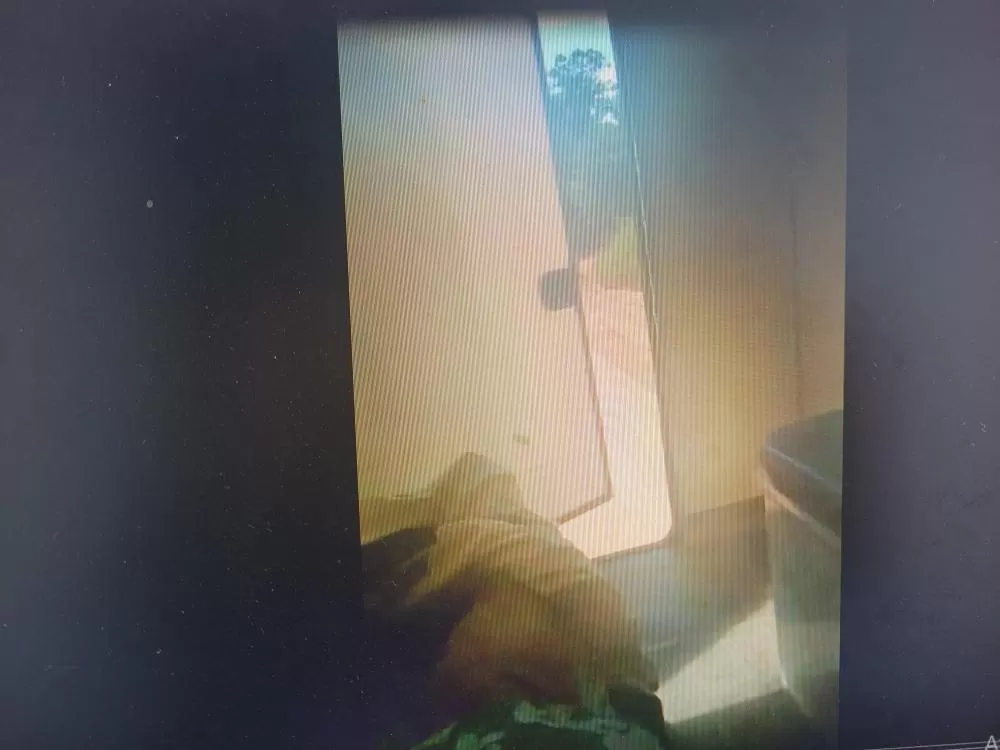 AMBULÂNCIA TRANSPORTA PACIENTE NA ESTRADA PORTA SE ABRE!!