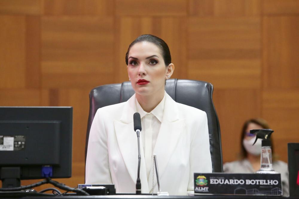 Com promessa de representatividade, Janaina Riva é reconduzida à vice-presidência da ALMT