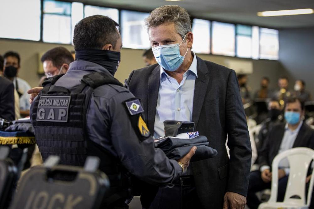 Governador entrega fardas e 1.300 pistolas Glock: “Nossa PM precisa estar bem armada”