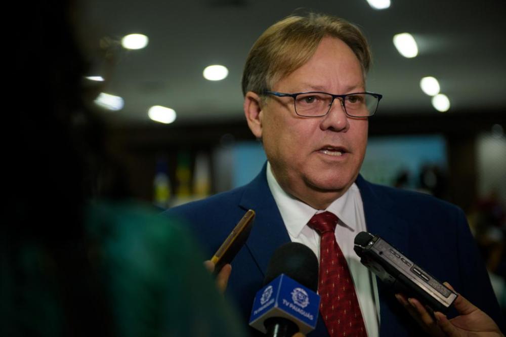 Secretário de Saúde do Mato Grosso é convocado para explicar demora na vacinação