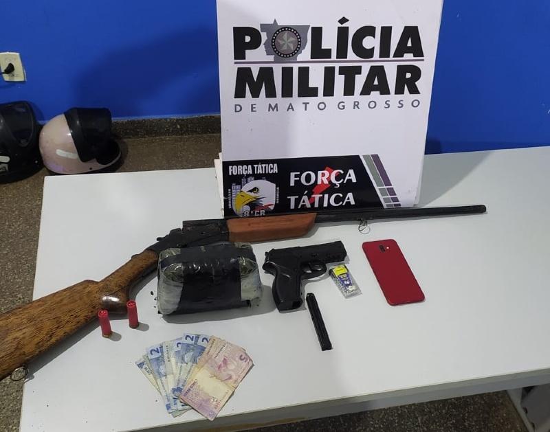 Força Tática prende dono de bar com droga e arma de fogo em distrito de Juína