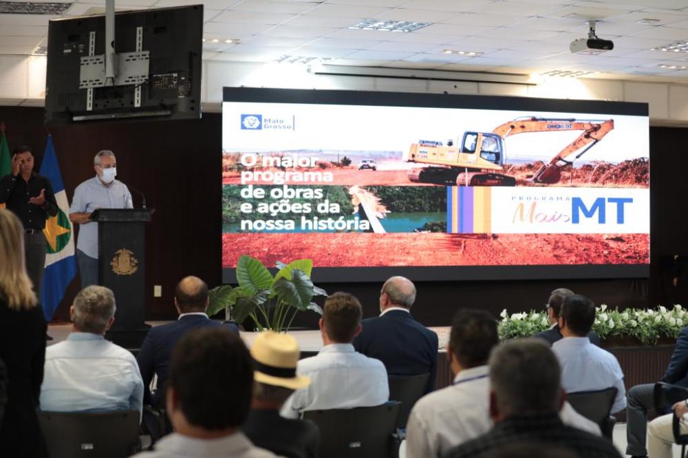 Governo de MT dá ordem para início de obras para 775 km de asfalto novo e construção de 40 pontes