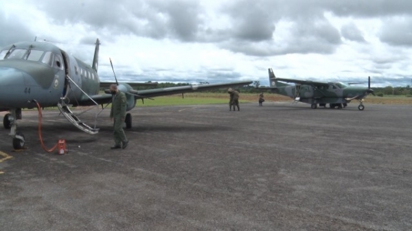 Engenheiros da Força Aérea Brasileira fazem levantamento do aeroporto de Juína