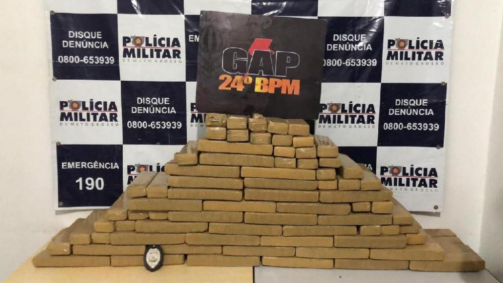 PM desmantela casa usada para armazenar droga; 169 tabletes de maconha foram aprendidos