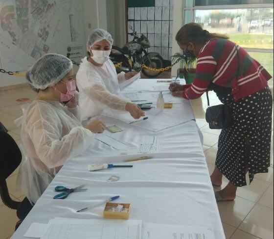 Pacientes reclamam da falta de clareza e explicações em campanha de vacinação da Covid-19 em Juína